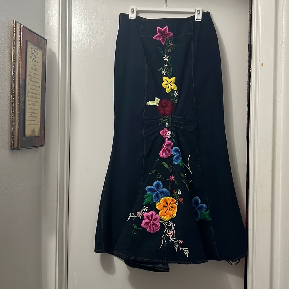 Denim skirt Embroidered M